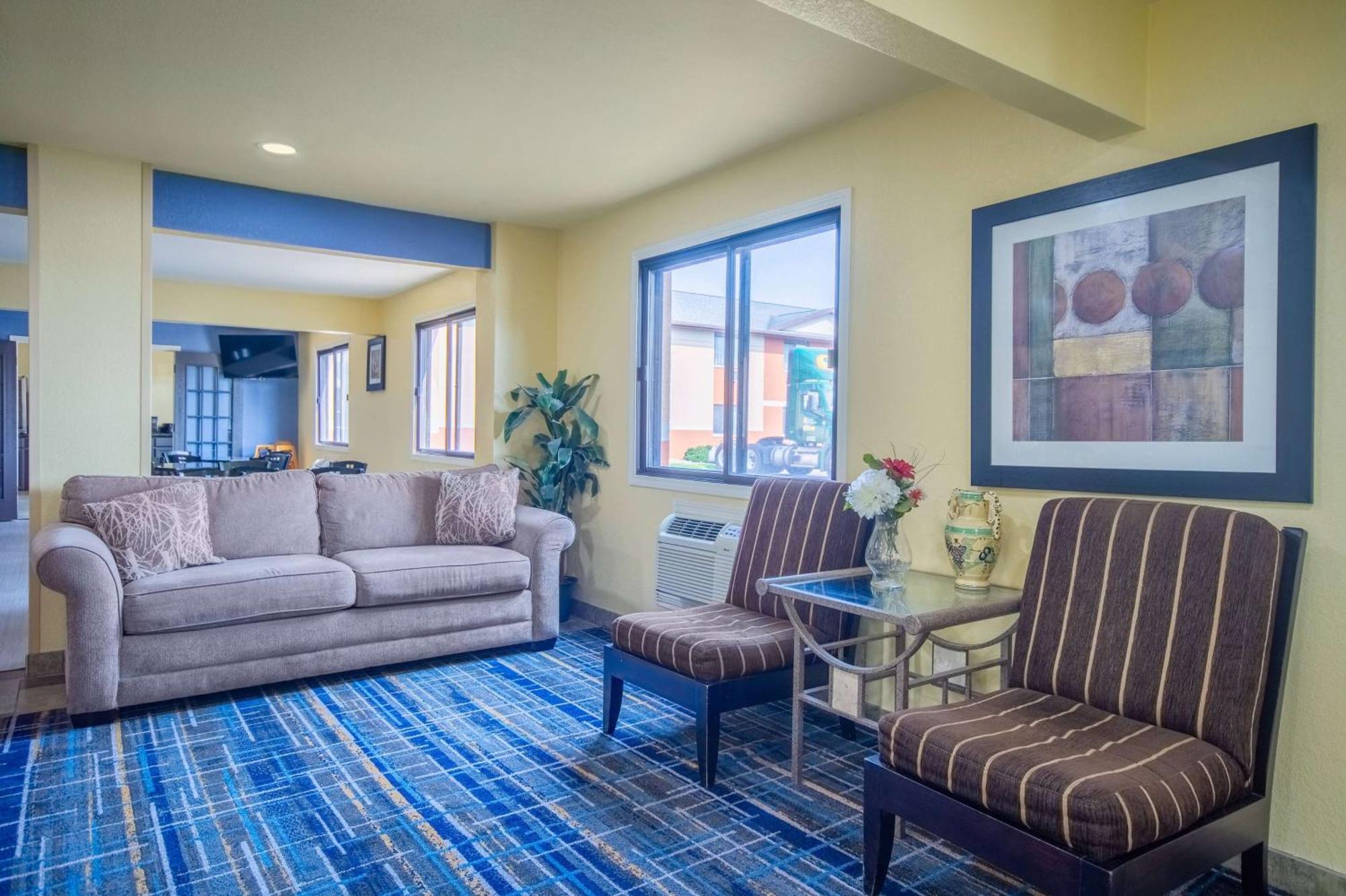 Days Inn & Suites By Wyndham Waterloo Zewnętrze zdjęcie