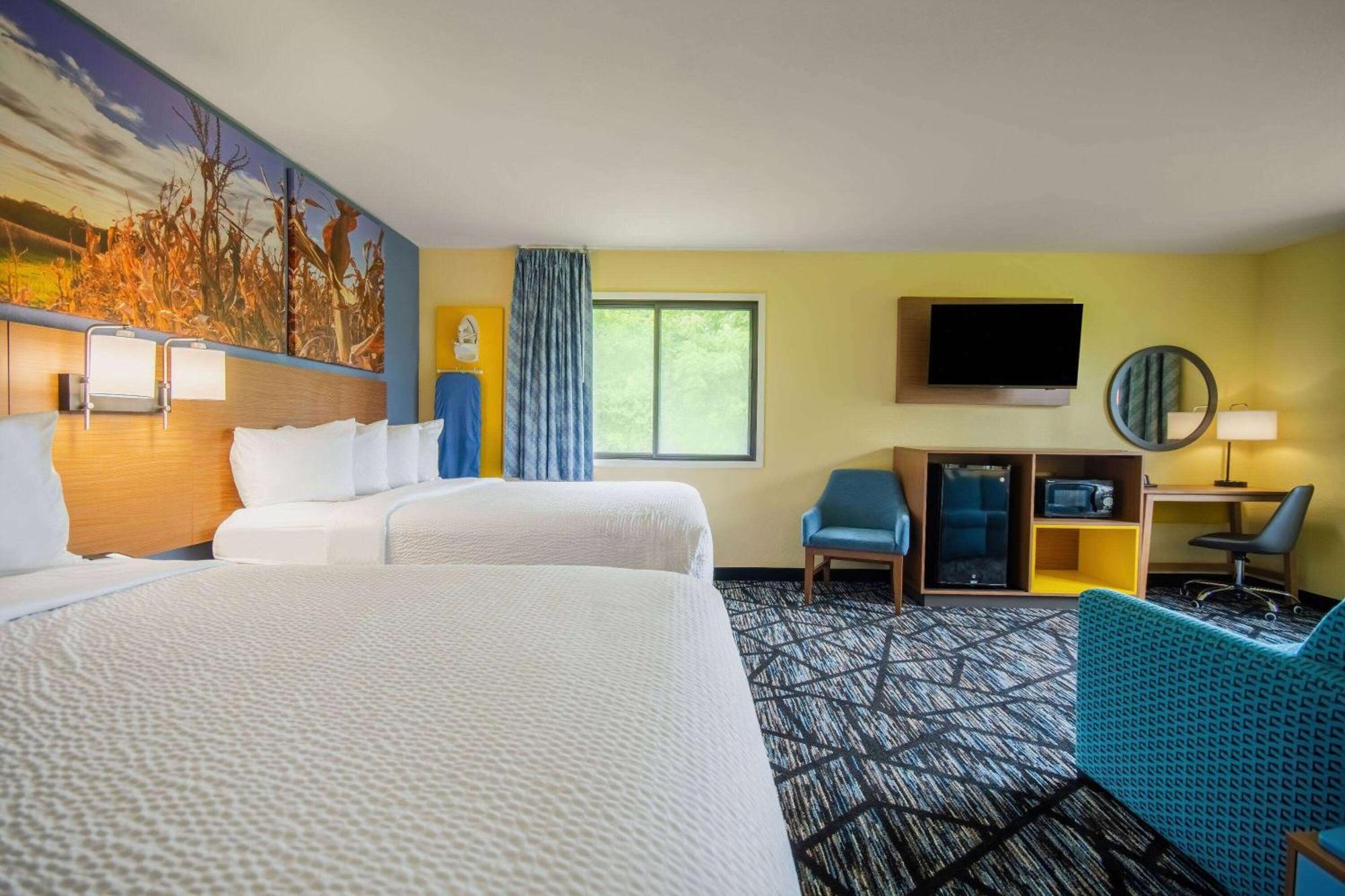 Days Inn & Suites By Wyndham Waterloo Zewnętrze zdjęcie